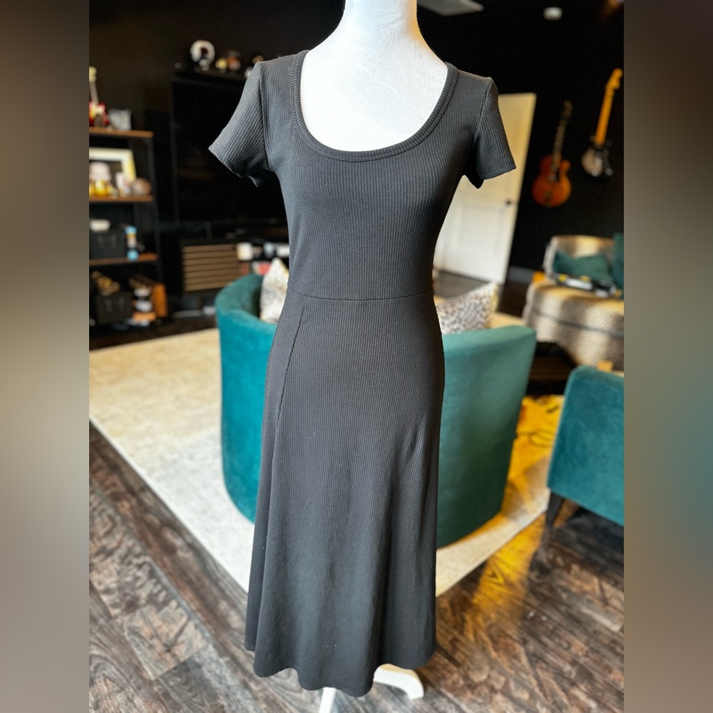 Black, long, short sleeve, ribbed, A line dress